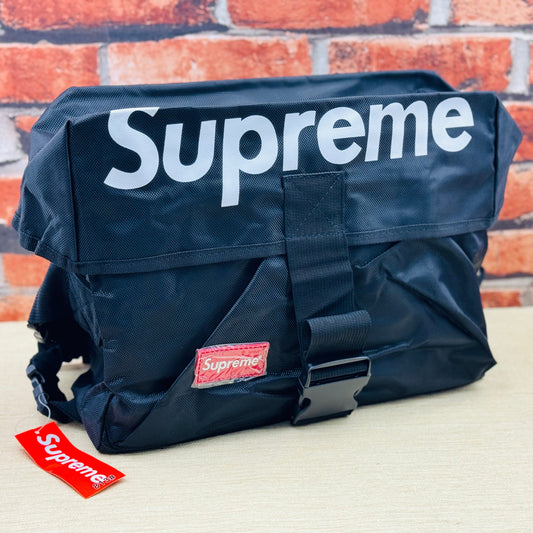 Supreme Shoulder Bag | Black